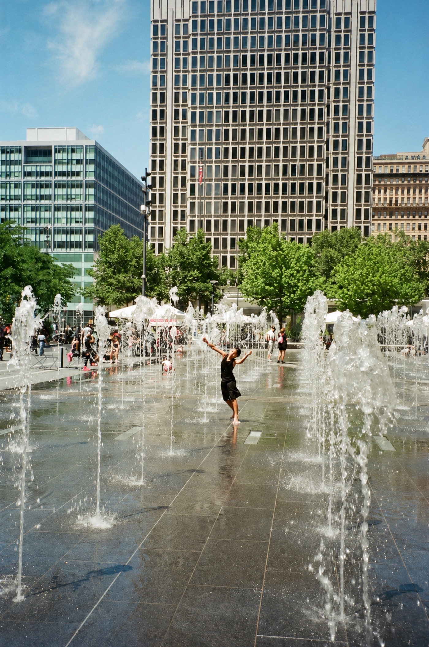 Philadelphia water fountain city scene